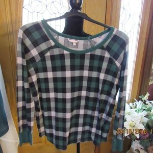 JB593.   Victoria's Secret Top.  Size XL